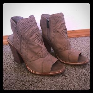 Vince Camuto Sandal Block Heel